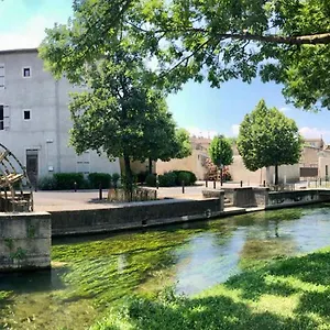 Quai Du Félibre , LʼIsle-sur-la-Sorgue France